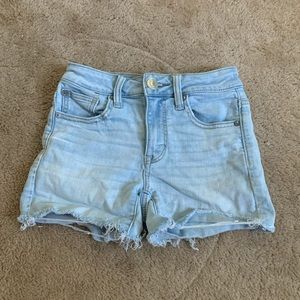 women’s light wash american eagle shorts
